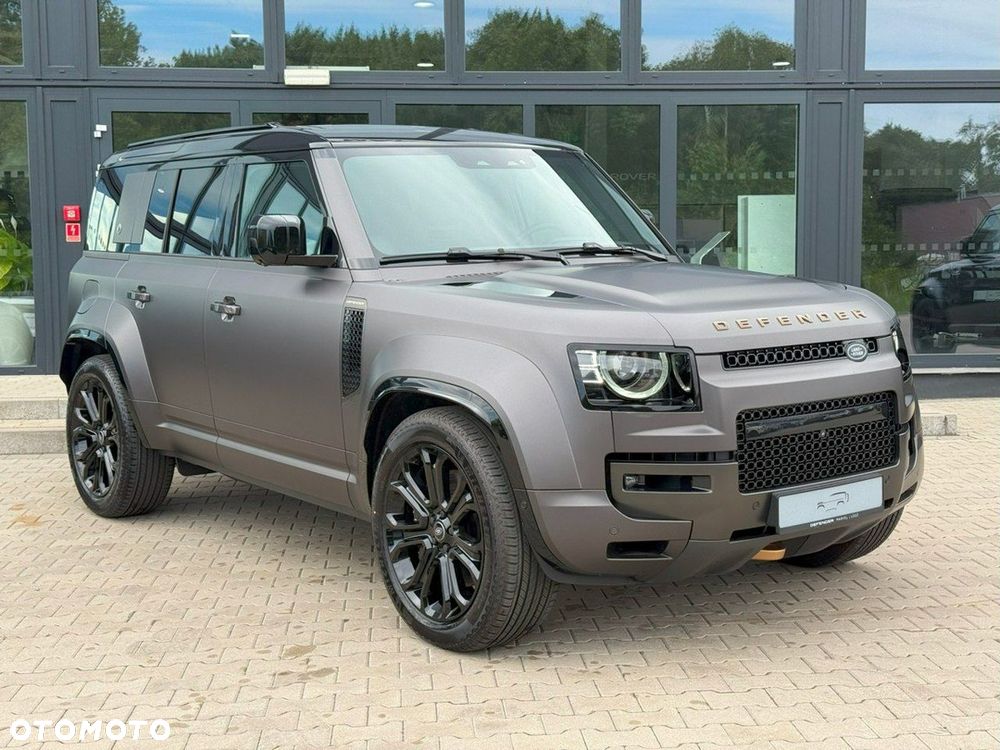 Land Rover Defender - 2