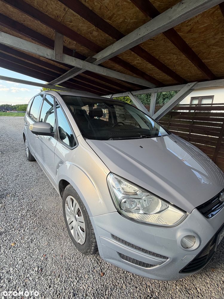 Ford S-Max - 13
