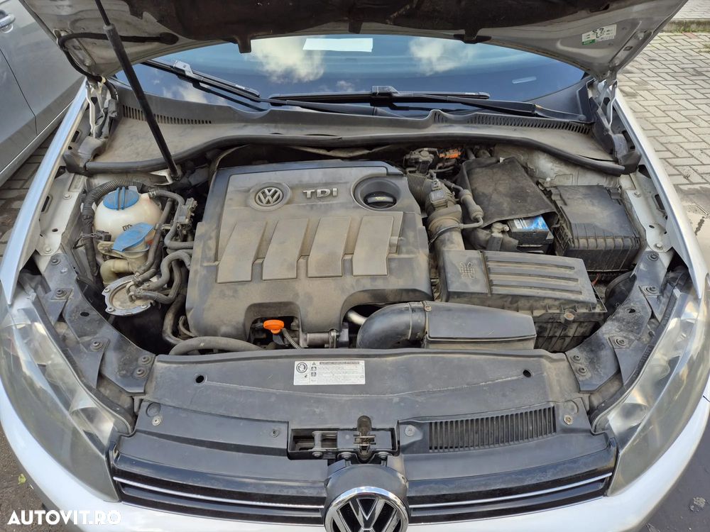 Volkswagen Golf 1.6 TDI DPF Style - 31