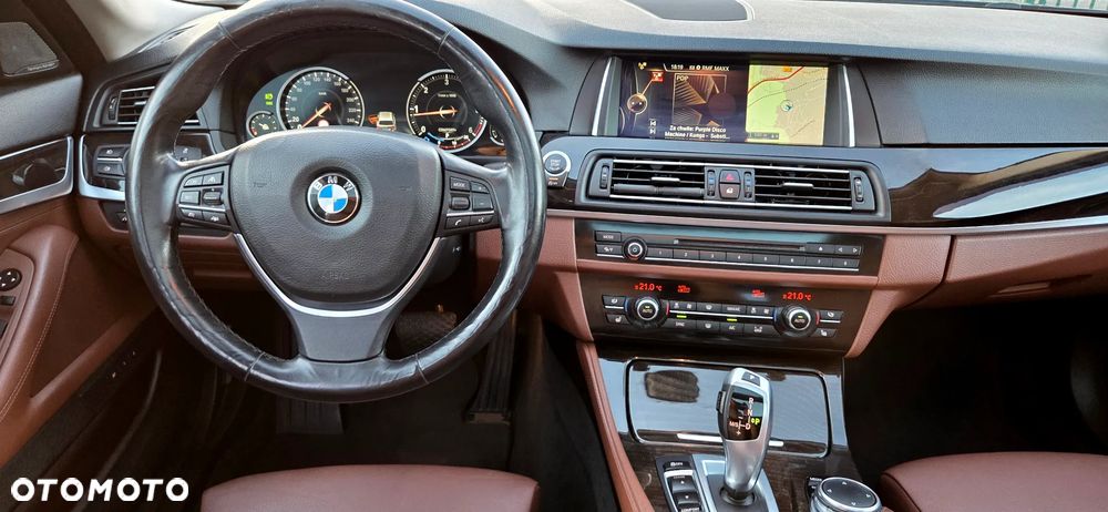 BMW Seria 5 525d Sport-Aut Luxury Line - 23