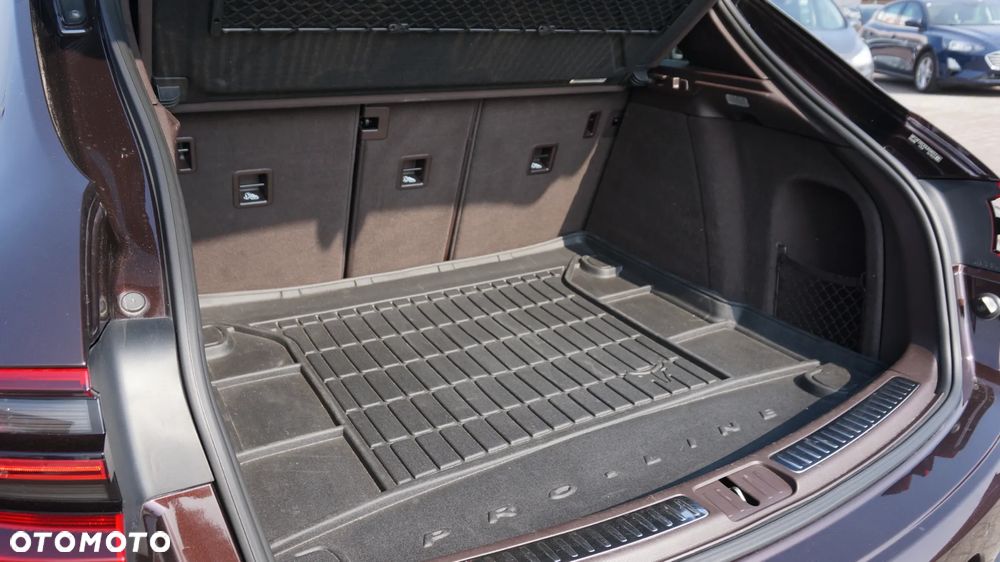 Porsche Macan - 32