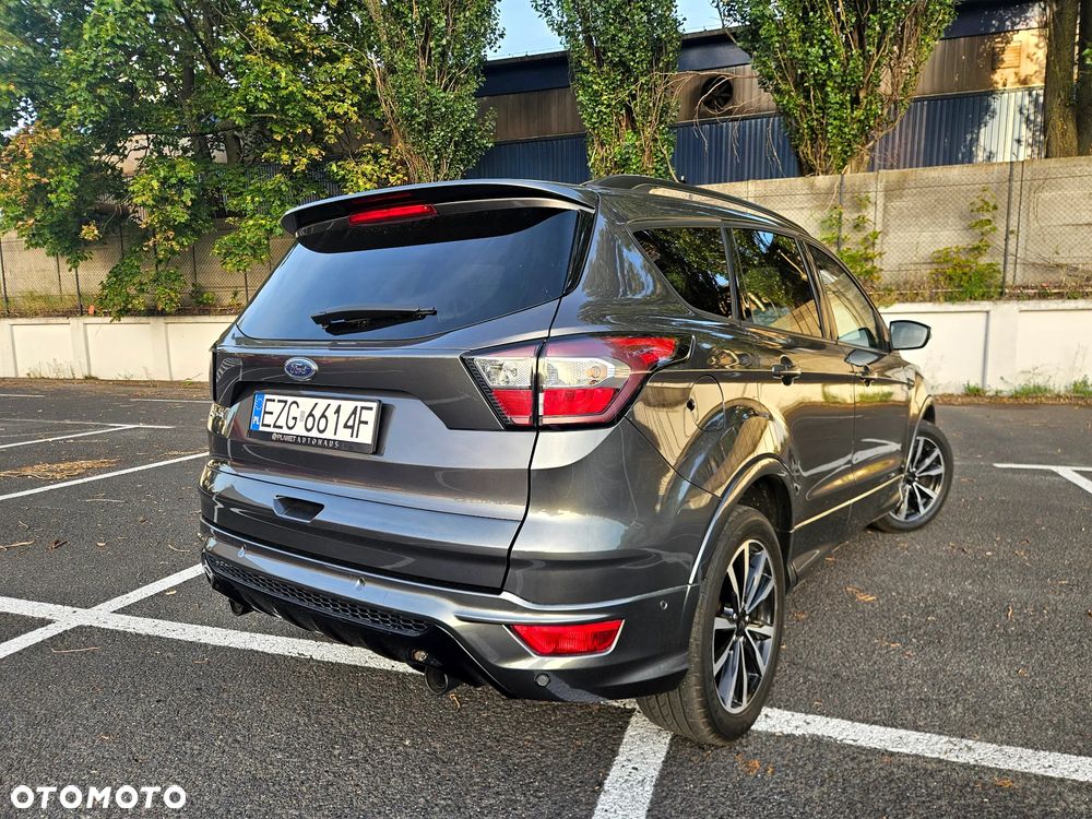 Ford Kuga 2.0 TDCi 2x4 ST-Line - 4