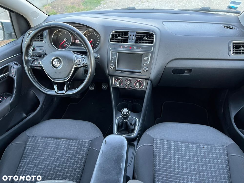 Volkswagen Polo 1.4 TDI (Blue Motion Technology) Highline - 16