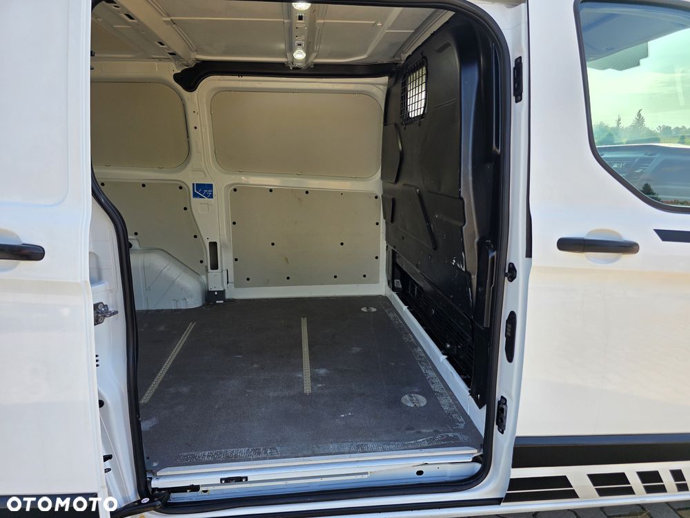 Ford Transit Custom - 13