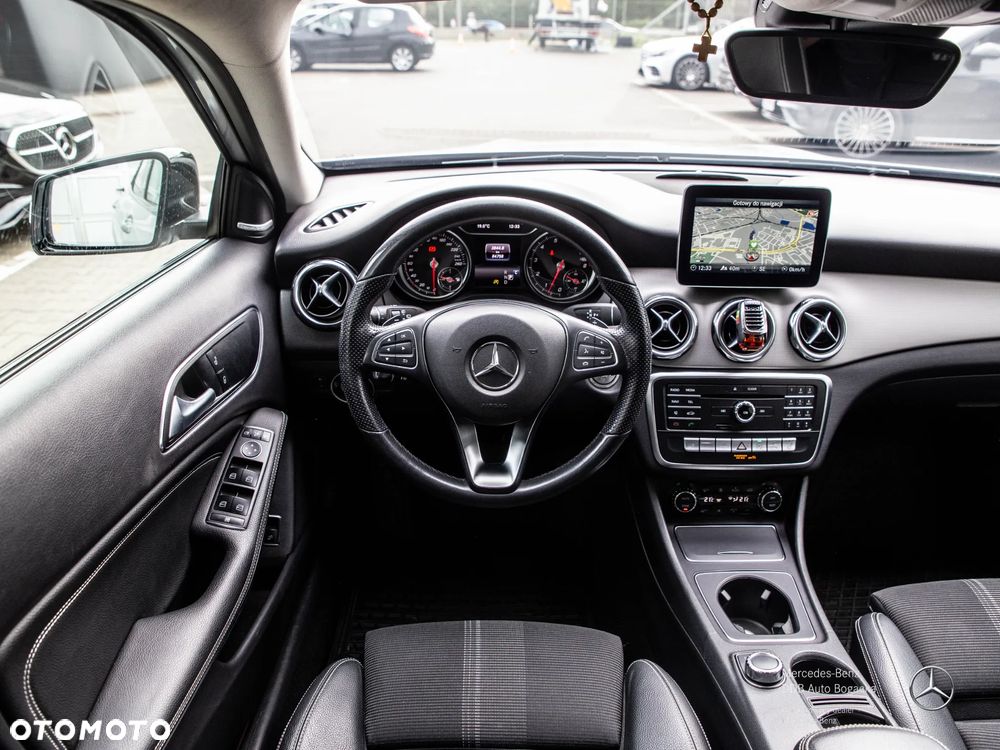 Mercedes-Benz GLA 200 7G-DCT Urban - 22