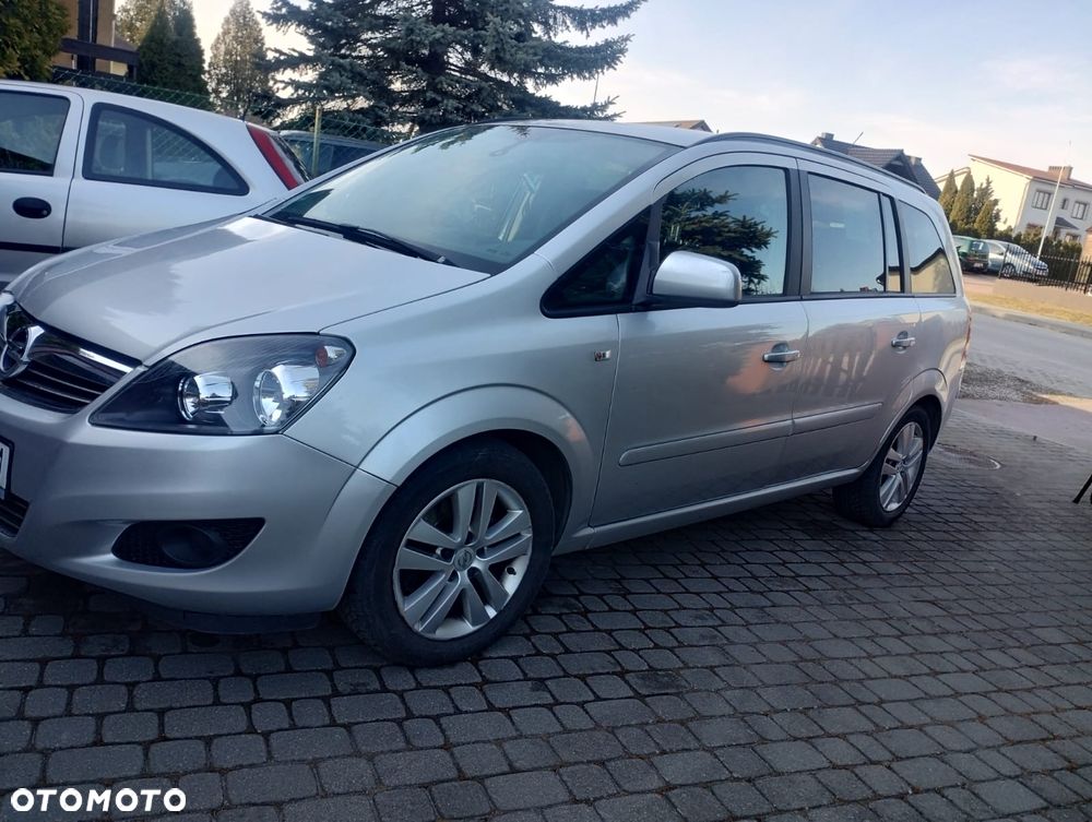 Opel Zafira - 2