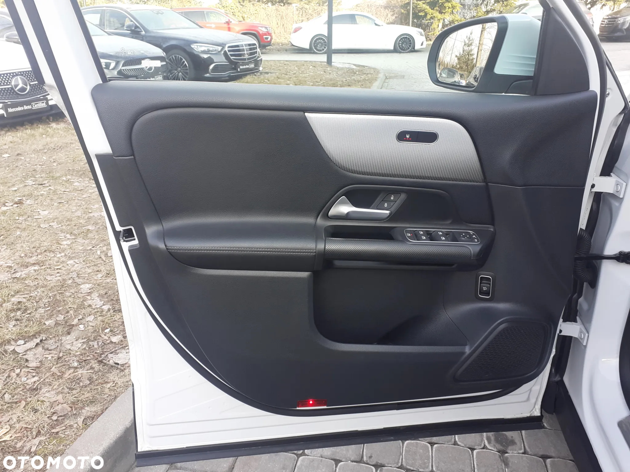 Mercedes-Benz GLB 250 4-Matic Style 8G-DCT - 16