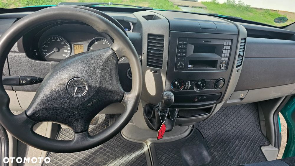 Mercedes-Benz SPRINTER - 8