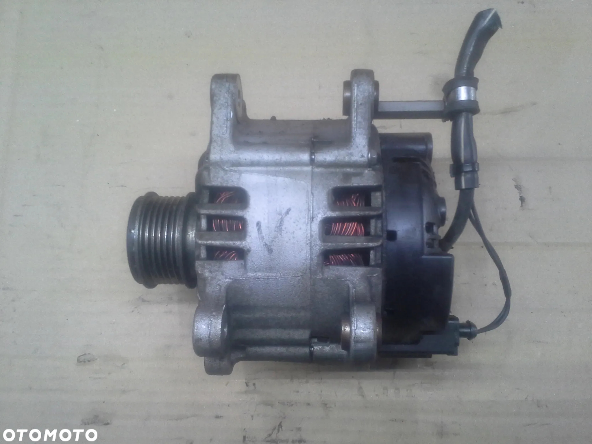 Volkswagen Sirocco 2.0 TDi alternator Valeo 03L903023F  TG14C026  2607703A - 4