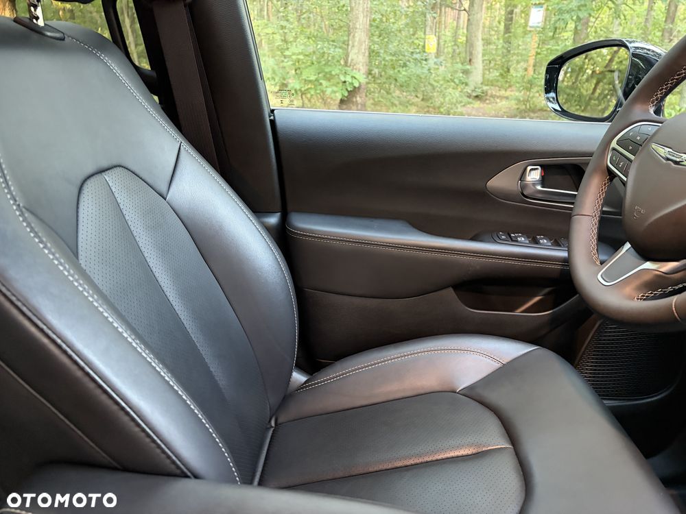 Chrysler Pacifica - 14