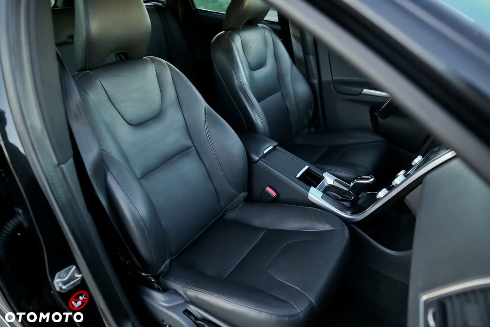 Volvo XC 60 D4 Geartronic Summum - 27