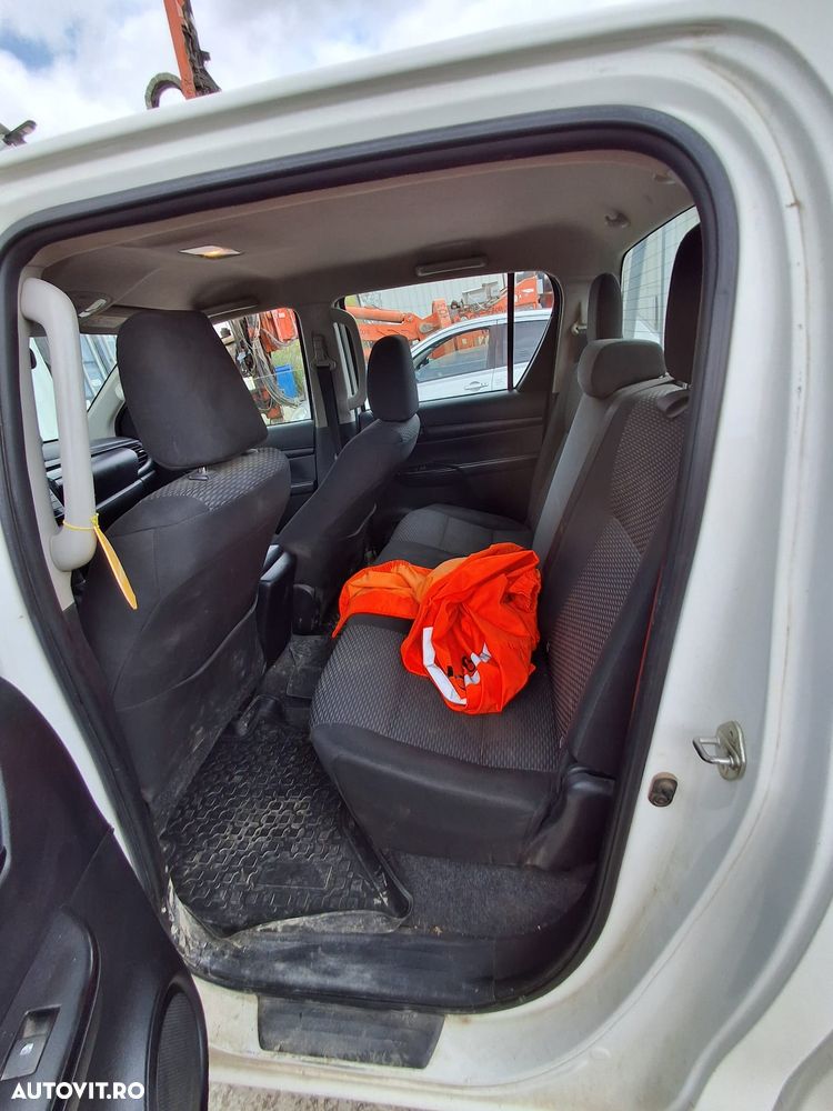 Toyota HILUX - 17