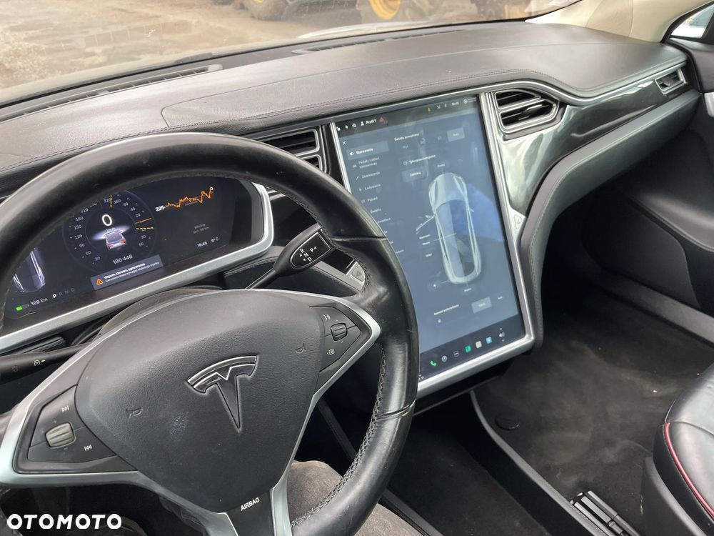 Tesla Model S - 9