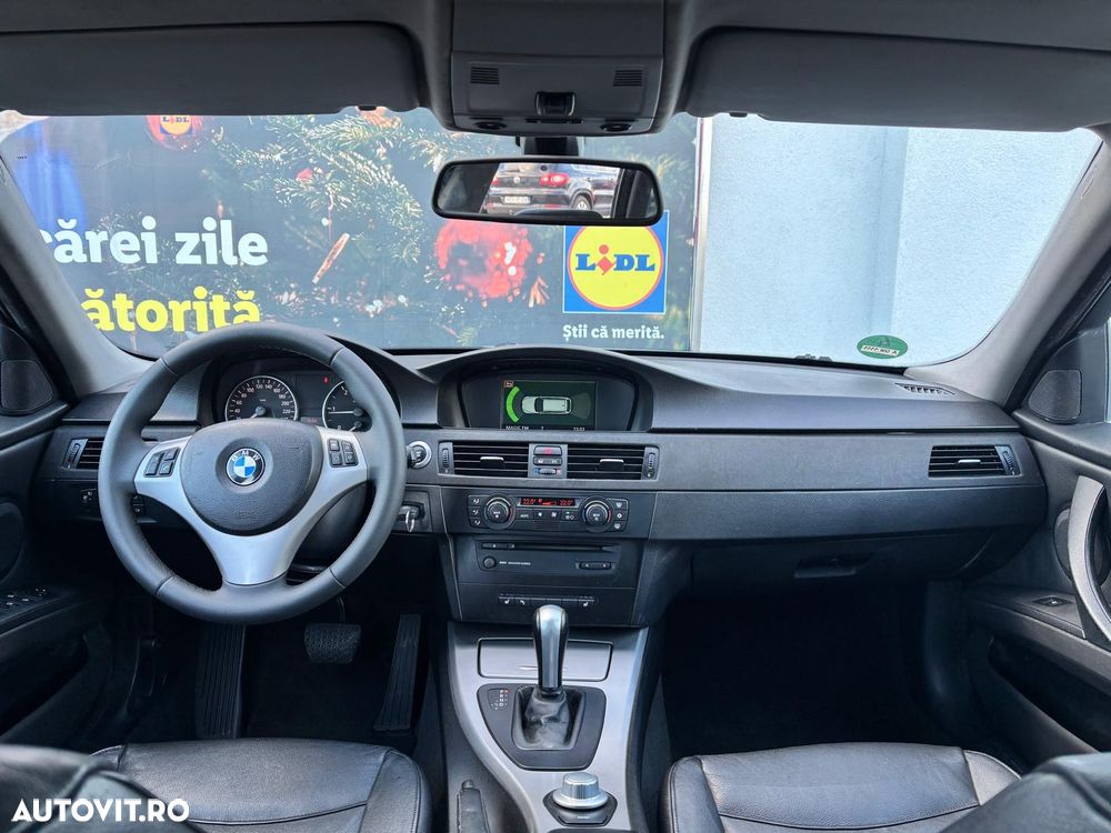 BMW Seria 3 320d DPF Touring Aut. - 6