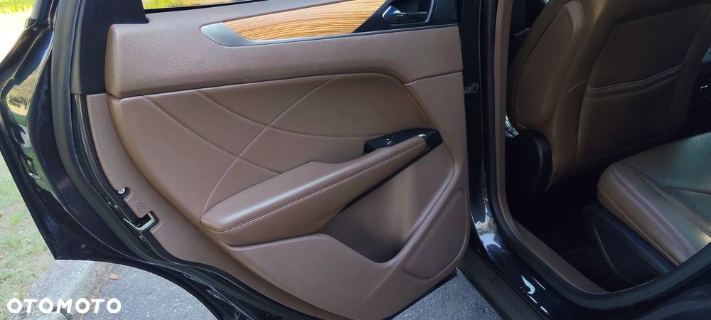 Lincoln MKC - 33
