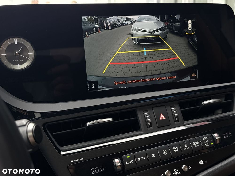 Lexus ES 300h Business Edition - 23