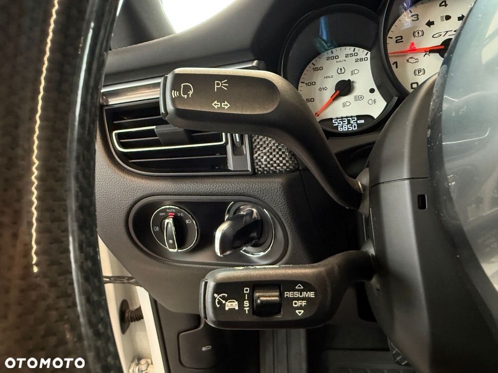 Porsche Macan - 33
