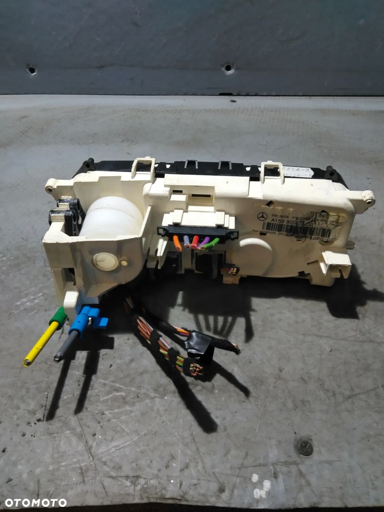 Panel nawiewu W169 A1699000900 - 3