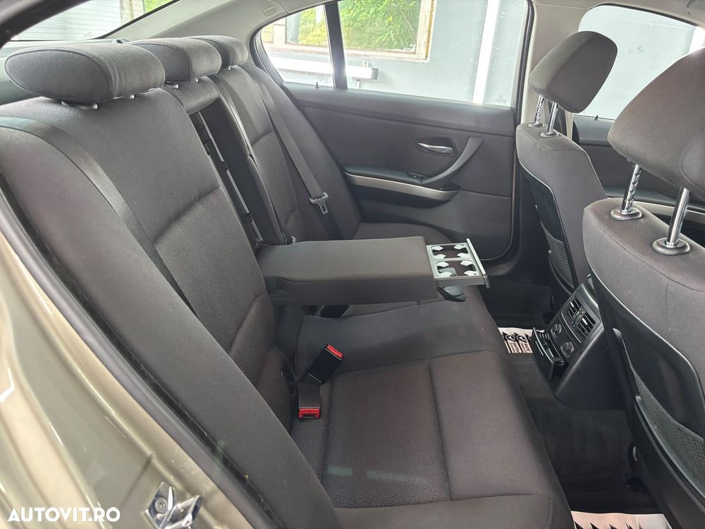BMW Seria 3 318i Aut. Edition Exclusive - 9