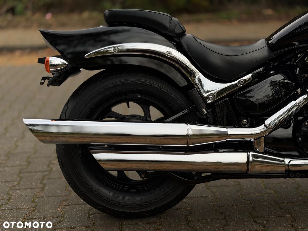 Suzuki Intruder - 11