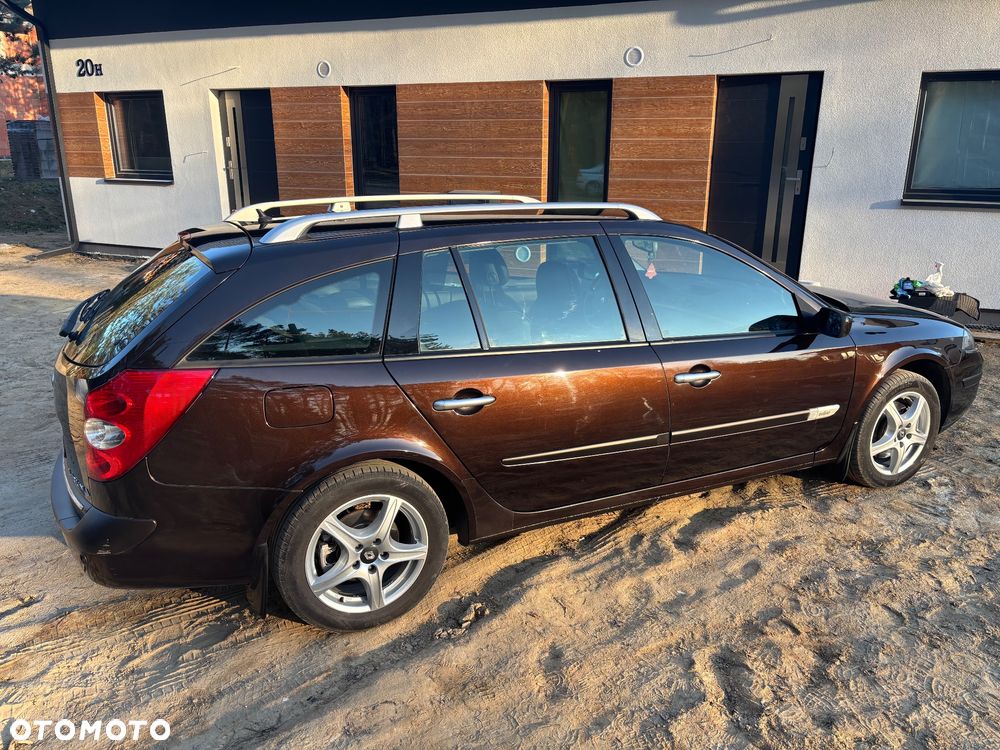 Renault Laguna 2.0 dCi FAP Initiale - 11