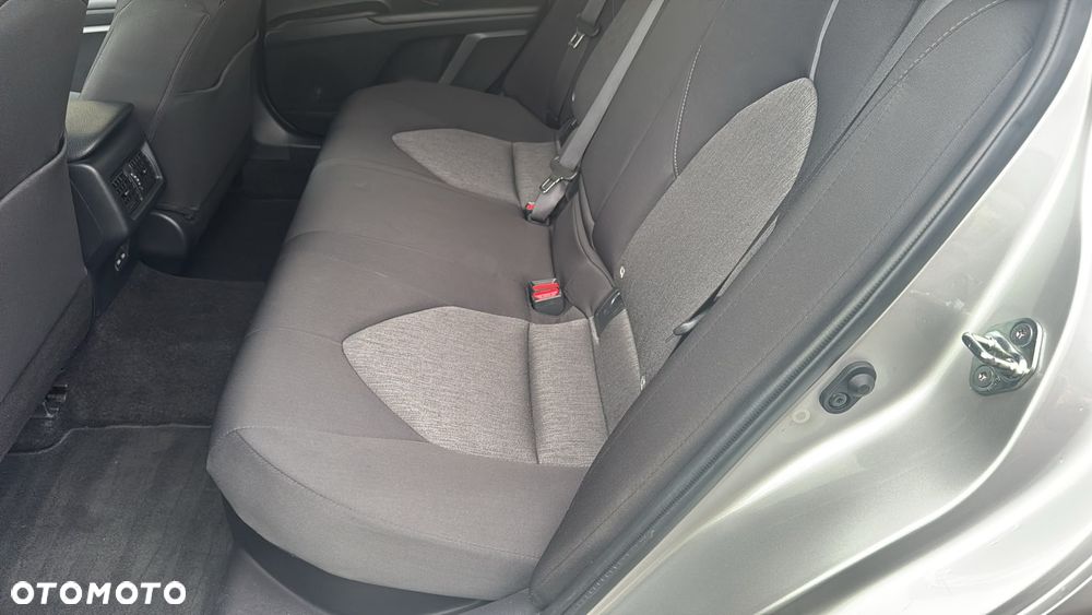 Toyota Camry 2.5 Hybrid Comfort CVT - 9