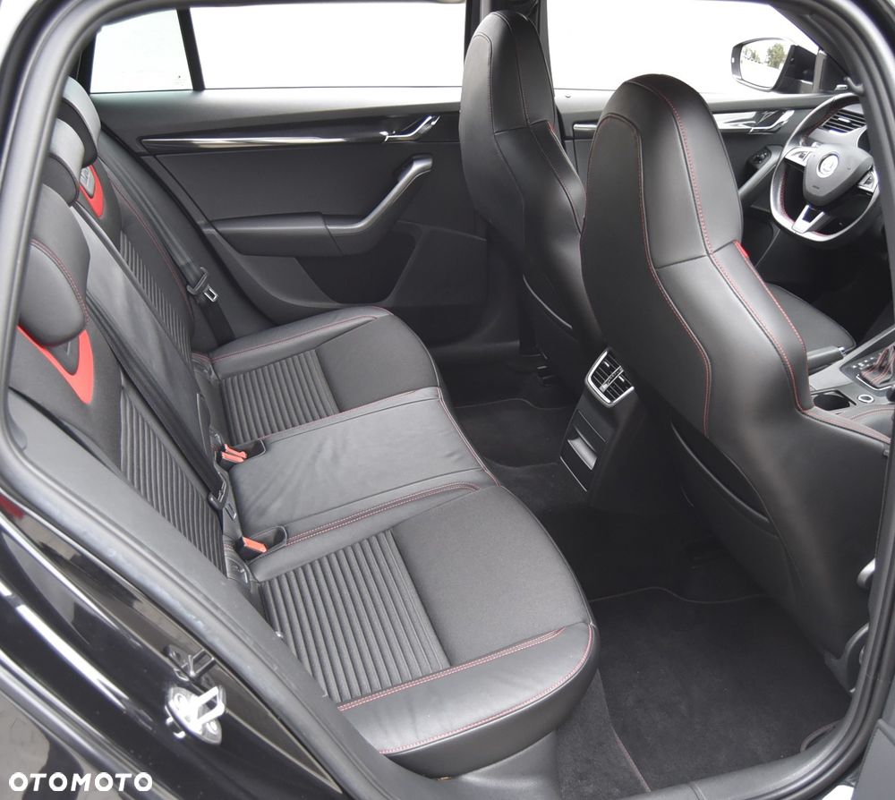 Skoda Octavia 2.0 TDI 4x4 DSG RS - 25