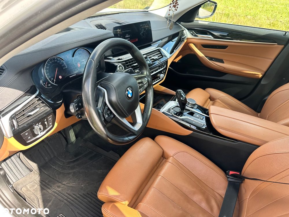 BMW Seria 5 520d Luxury Line - 11