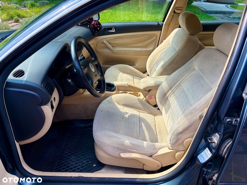 Volkswagen Passat 1.9 TDI Comfortline Family - 21