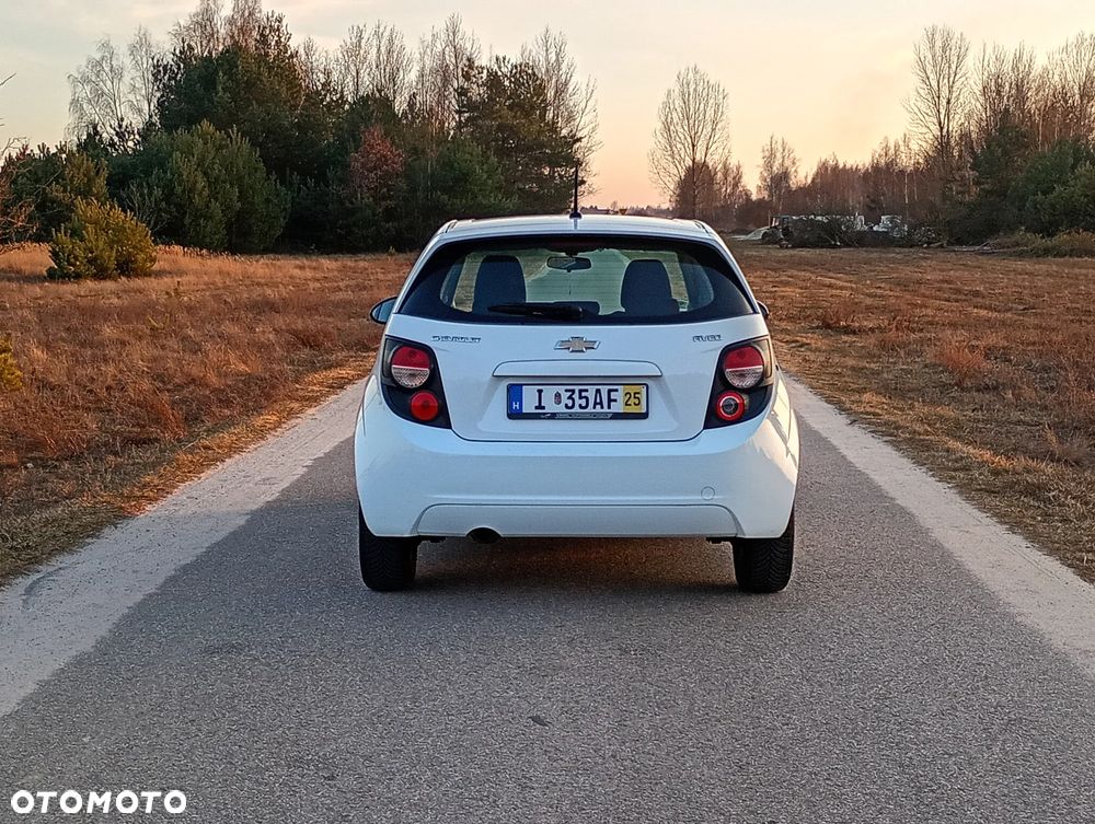 Chevrolet Aveo 1.2 LT - 8