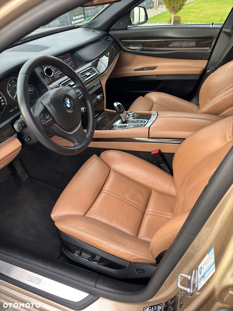 BMW Seria 7 740d xDrive - 16