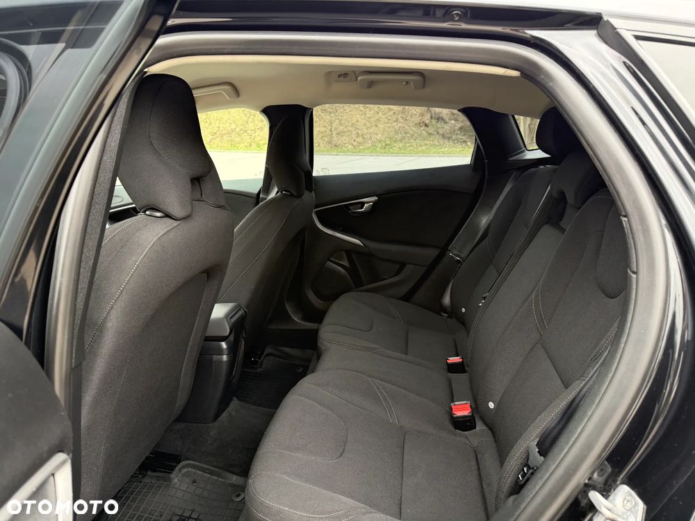 Volvo V40 D2 Momentum - 18