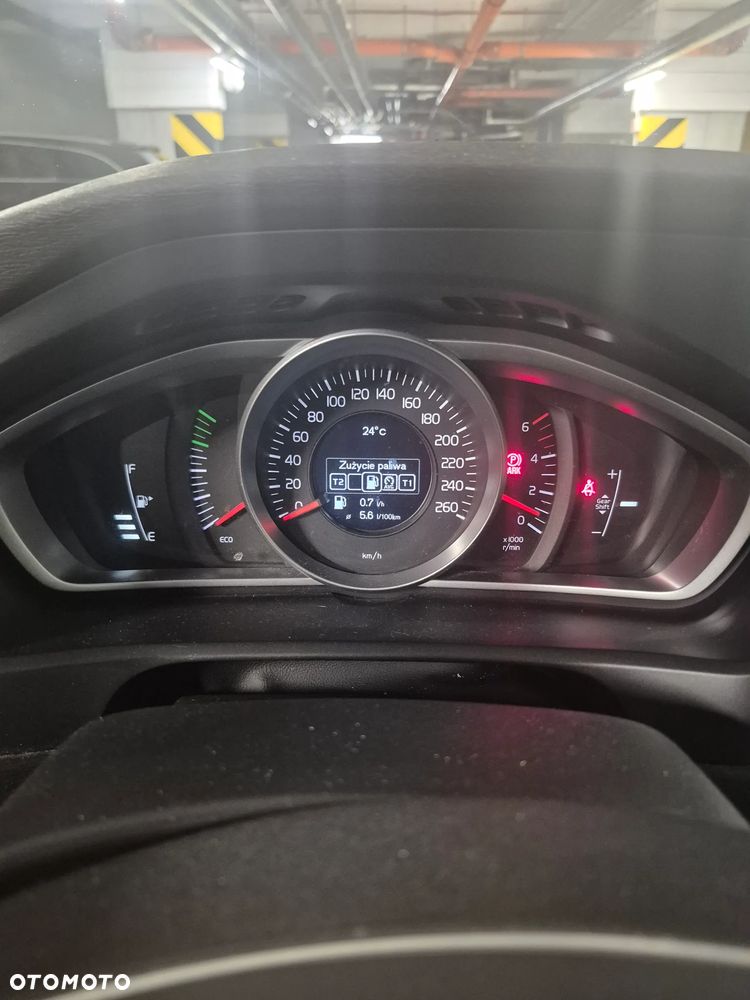 Volvo V40 D3 Summum - 32