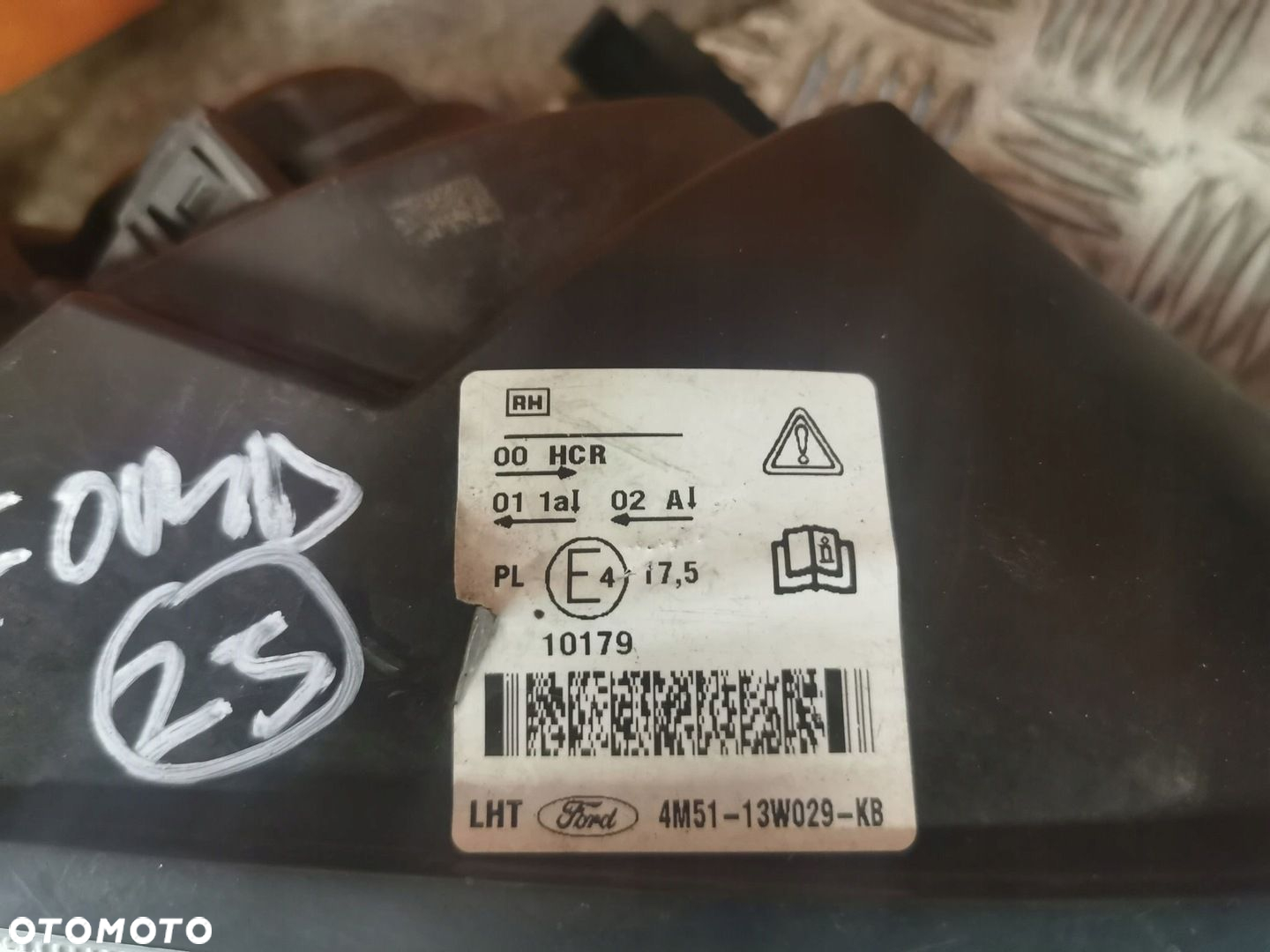 LAMPA LEWY PRZÓD FORD FOCUS MK2 UK 4M51-13W030-KB - 6