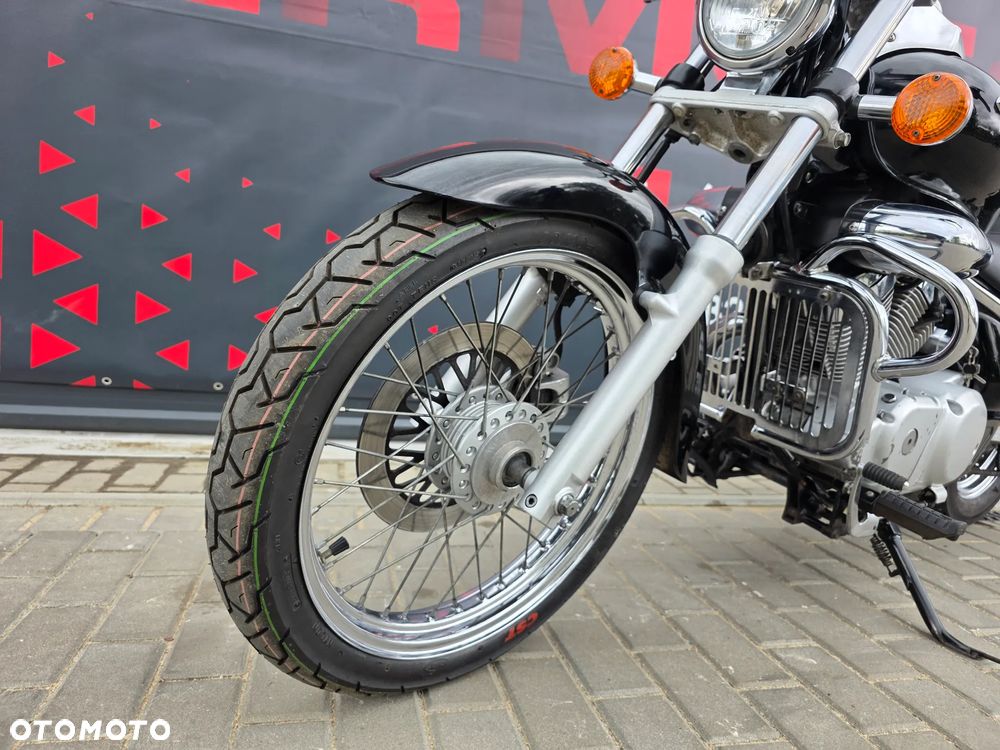 Suzuki Intruder - 12