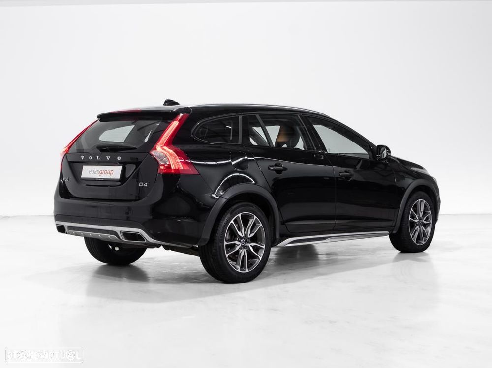 Volvo V60 Cross Country - 3