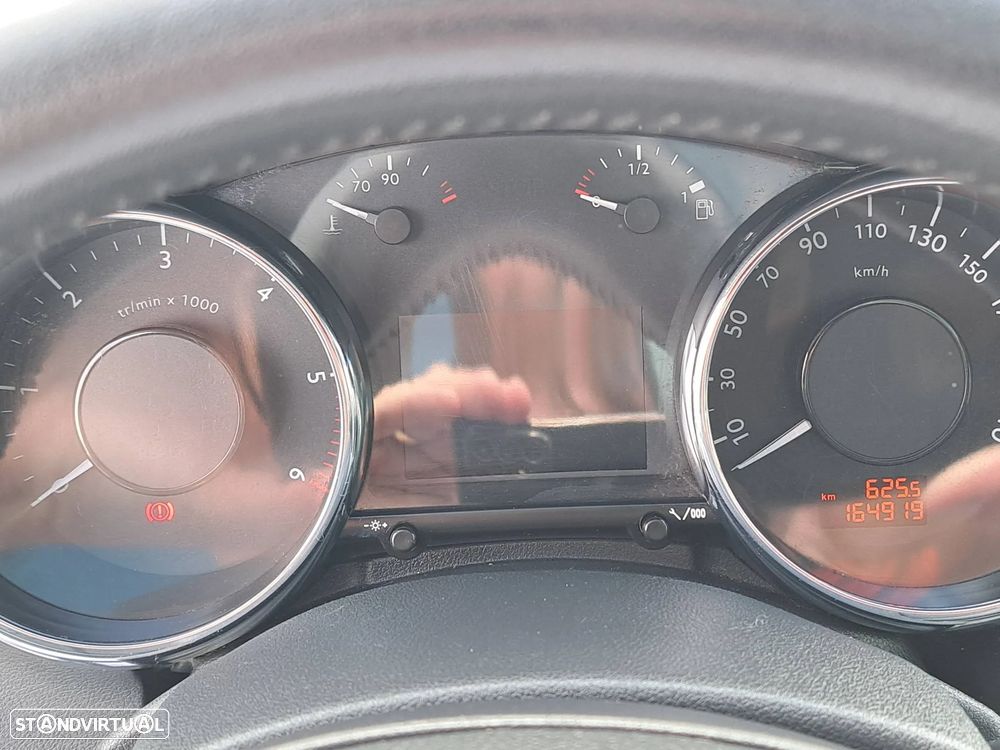 Peugeot 5008 1.6 BlueHDi Allure EAT6 - 30