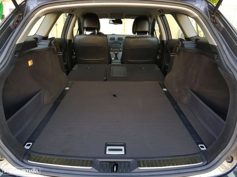 Toyota Avensis SW 2.0 D-4D Exclusive - 52