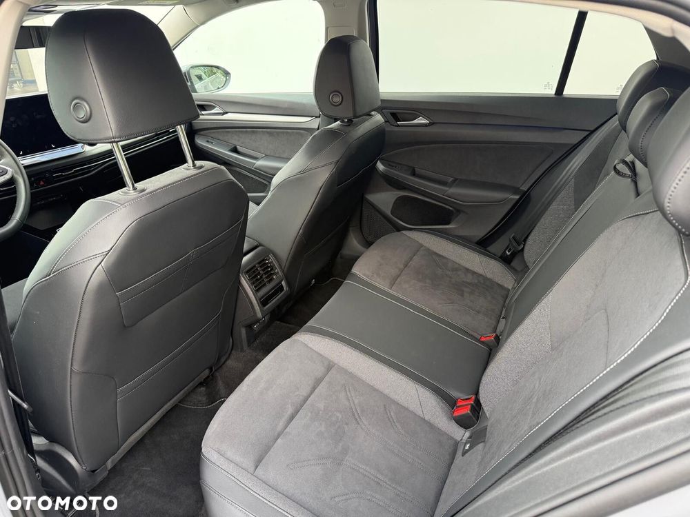 Volkswagen Golf 1.5 eTSI mHEV Style DSG - 17