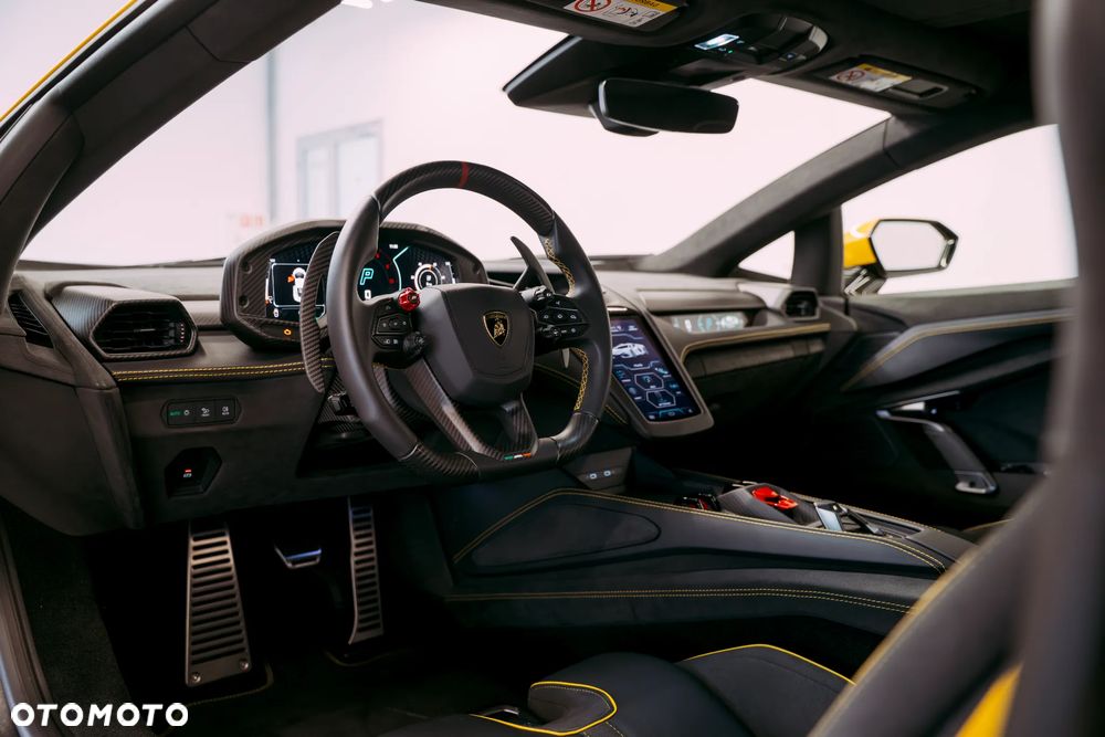 Lamborghini Revuelto - 23