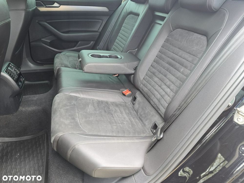Volkswagen Passat - 12