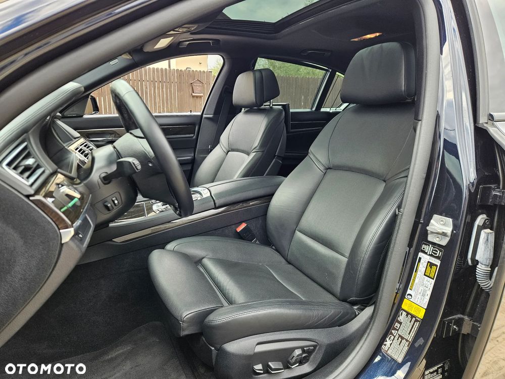 BMW Seria 7 750i xDrive Edition Exclusive - 7