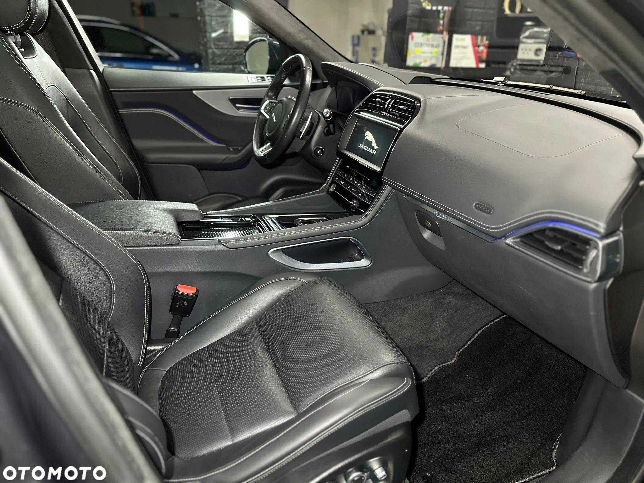 Jaguar F-Pace 3.0 V6 AWD S - 22