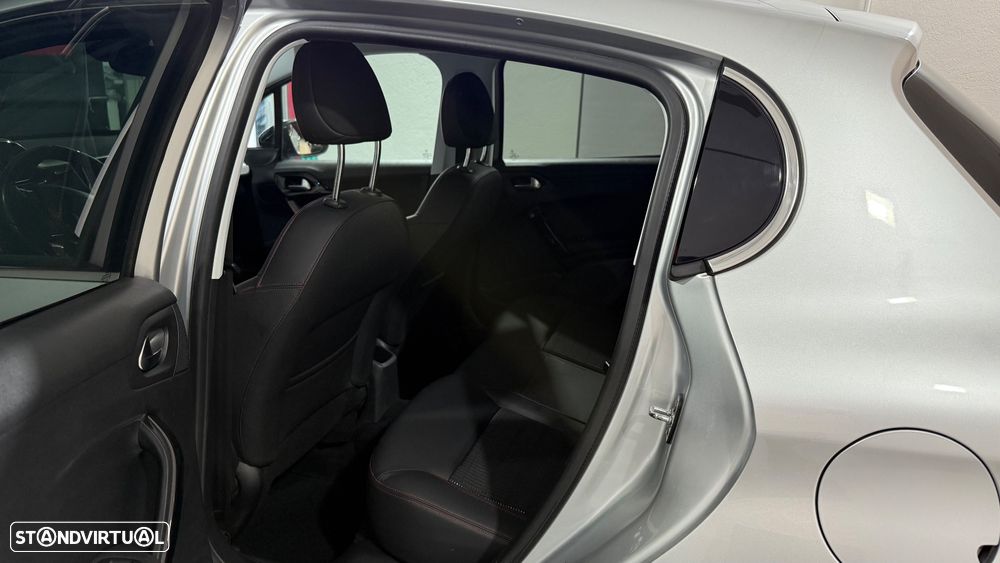 Peugeot 208 1.2 PureTech GT Line - 14