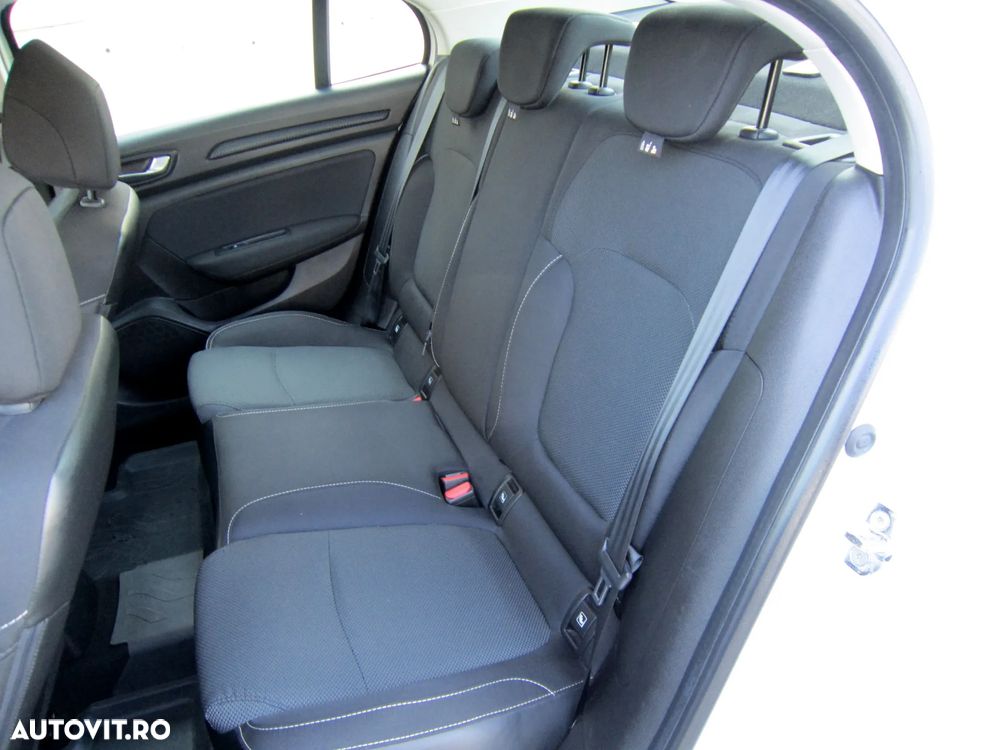 Renault Megane TCe Business - 16