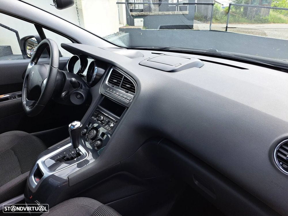 Peugeot 5008 1.6 BlueHDi Allure EAT6 - 21