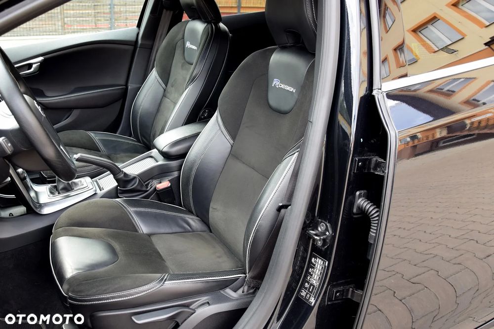 Volvo V40 D4 R Design - 15
