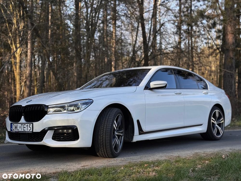 BMW Seria 7 750i xDrive - 1
