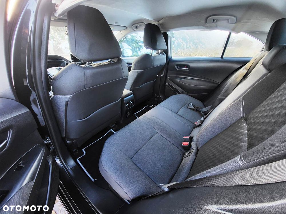 Toyota Corolla 1.8 Hybrid Club - 13