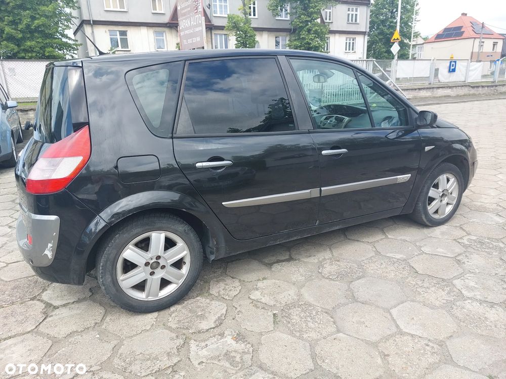 Renault Grand Scenic - 8